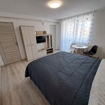 Garsoniera La Bulevard Брашов Екстериор снимка